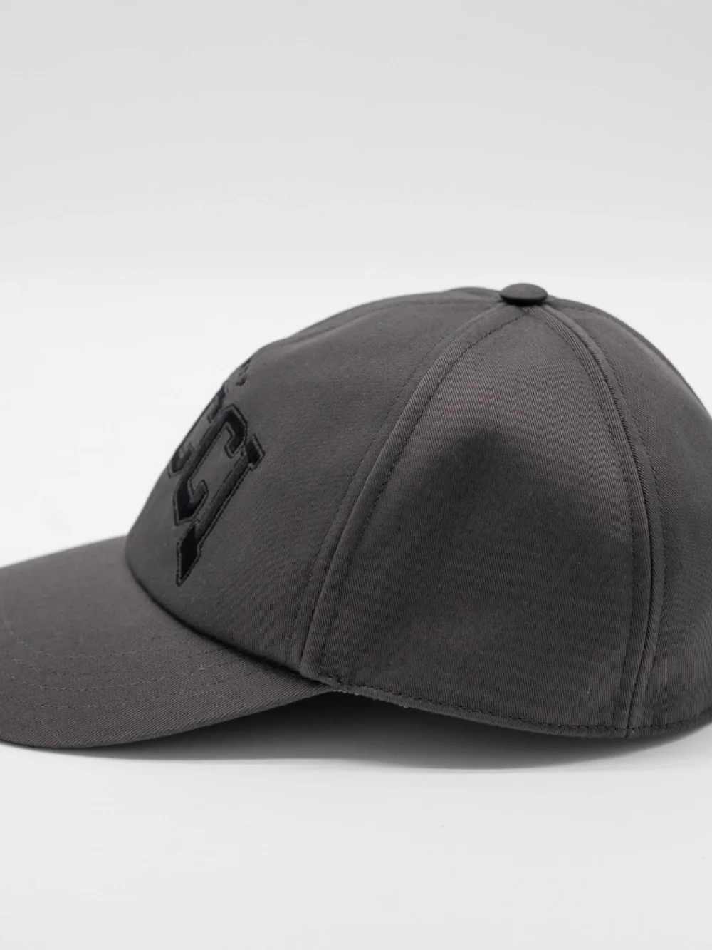 Gucci Men's Grey Baseball Cap Black Logo Embroidered Cotton Hat Size M 58cm